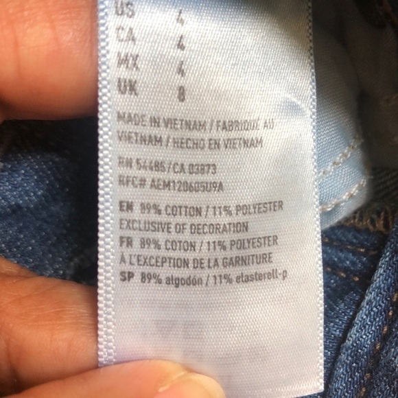 American Eagle Womens Distressed Button Fly Medium Wash Cuffed Denim Shorts Sz 4 - Picture 12 of 12